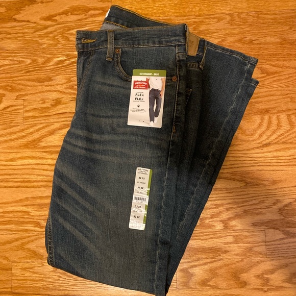 NWT Levi’s straight cut jeans size - 32x32 - Picture 1 of 3
